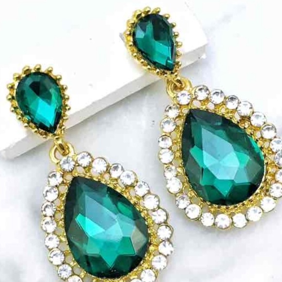 Cherryl's Jewelry - Green Crystal Rhinestone Occasion Earrings Cherryl's Jewelry - Green Crystal Rhinestone Occasion Earrings